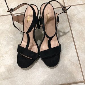 Size 8 black pumps